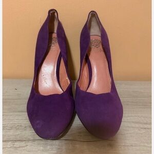 Vince Camuto heels in a stylish purple suede, size 10